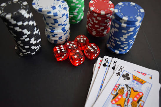 Which Casino Table Game Should Beginners Learn First?